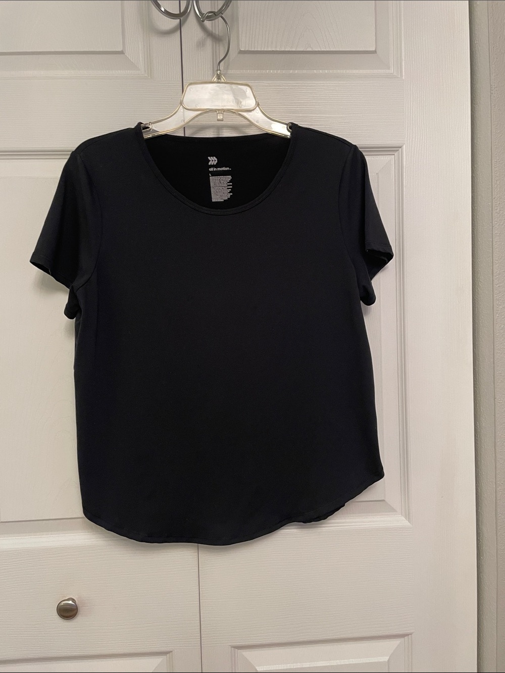 ALL IN MOTION Large Black Short Sleeve Tee Shirt with Curved Hem Lines